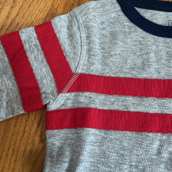 Gap NWT Red Chest Stripe Lightweight Gray Thermal - Picture 5 of 8